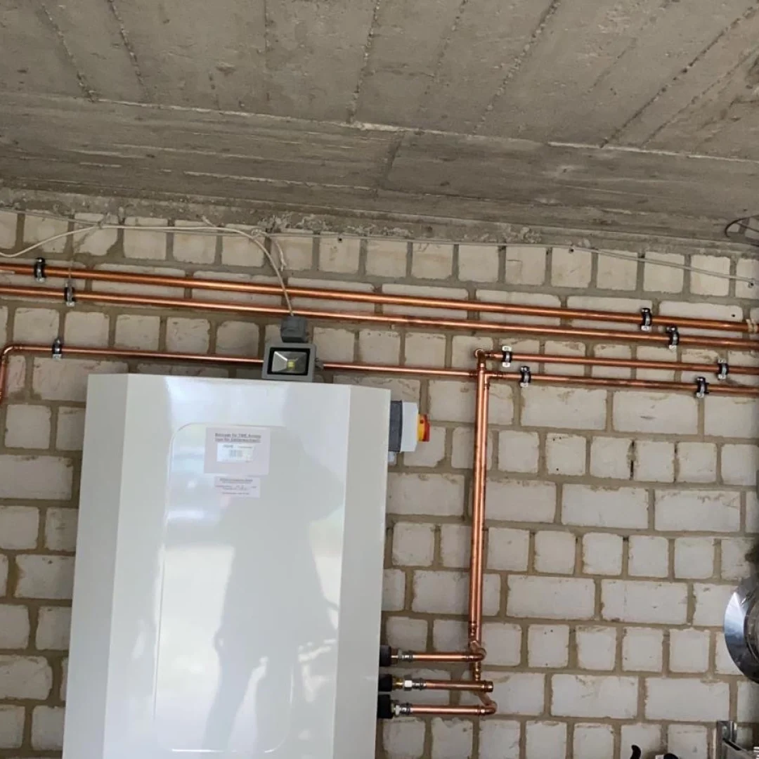 e9f84ea3-8d2c-4e79-9599-f9d8a1505213 2